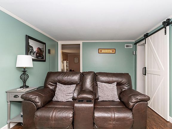 5th image of 1213 Marston Ave