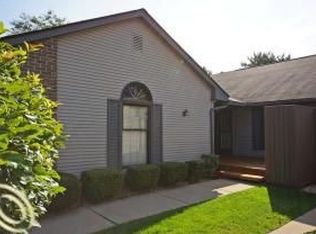 14171 Meadow Hill Ln #9, Plymouth, MI 48170