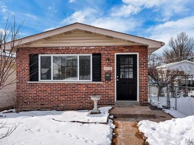 3279 Regal Pl, Saint Louis, MO, 63139