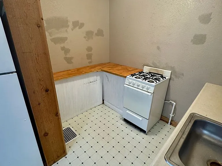 99 E Wood St — Photo 11
