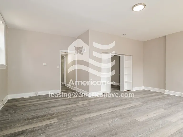811620_005_living_room_13694643.jpg