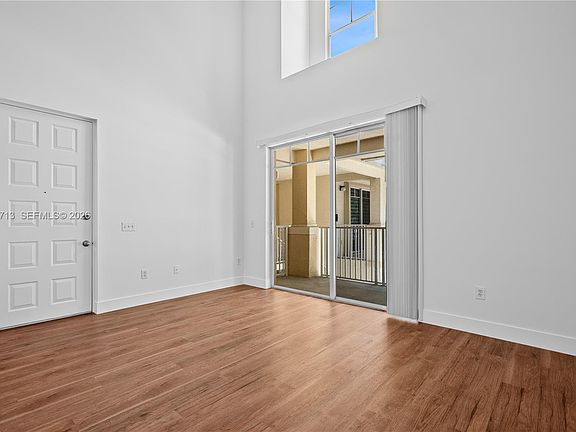 5th image of 4823 Chancellor Dr APT 22