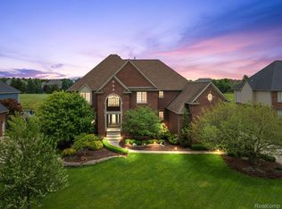 2533 Spyglass Dr, Oakland, MI 48363