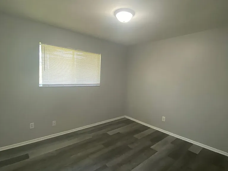 Northbrook Apartments — Photo 30