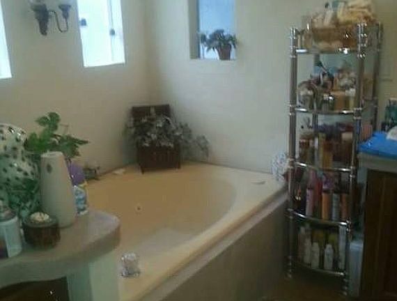 Jet garden tub master bath