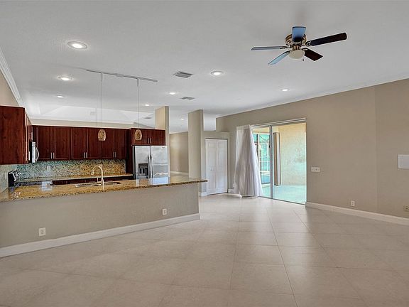 4th image of 5977 NW 73rd Ct #5977
