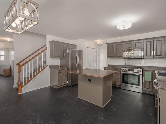 2nd image of 173 Oldtown Dr