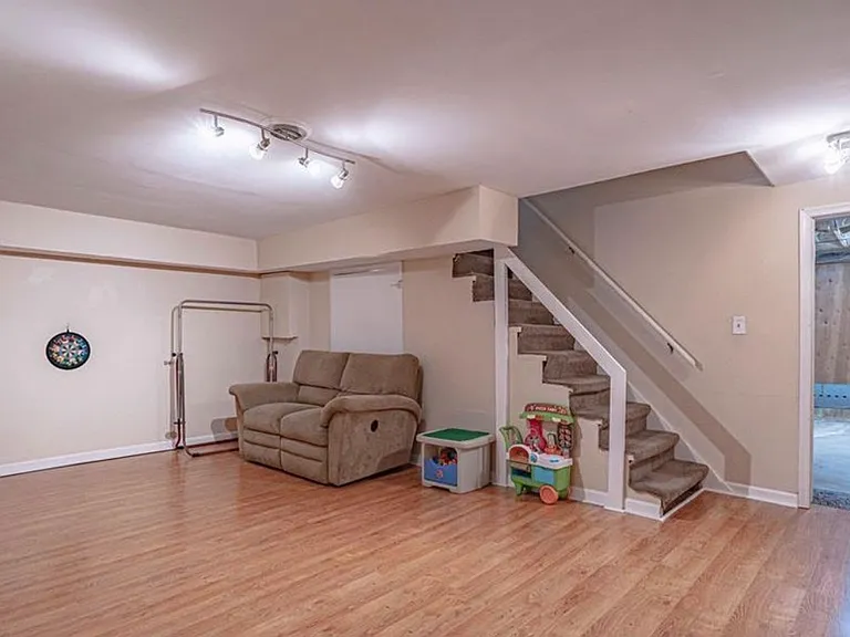 5727 Greens Dr — Photo 20