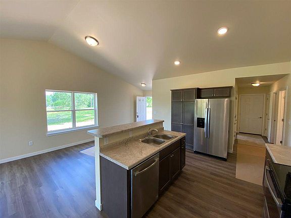 3rd image of 534 River Dr #536