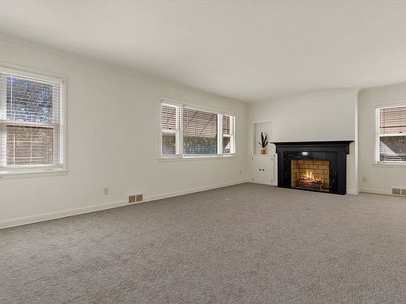 4th image of 8746 Parkview Ct