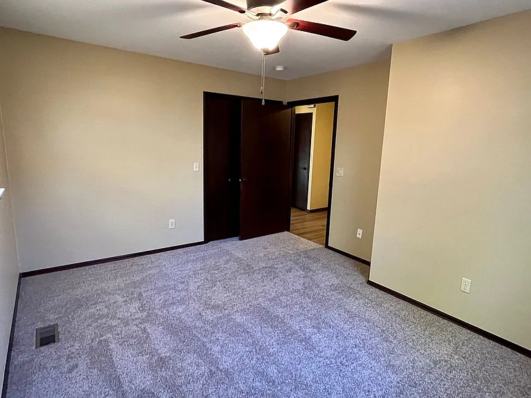 229 E Lincoln Ave — Photo 16