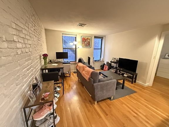 3rd image of 12 Greenough Ln APT 305