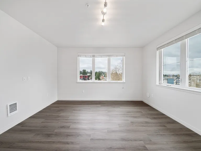 2715 Sunset Ln NE — Photo 37