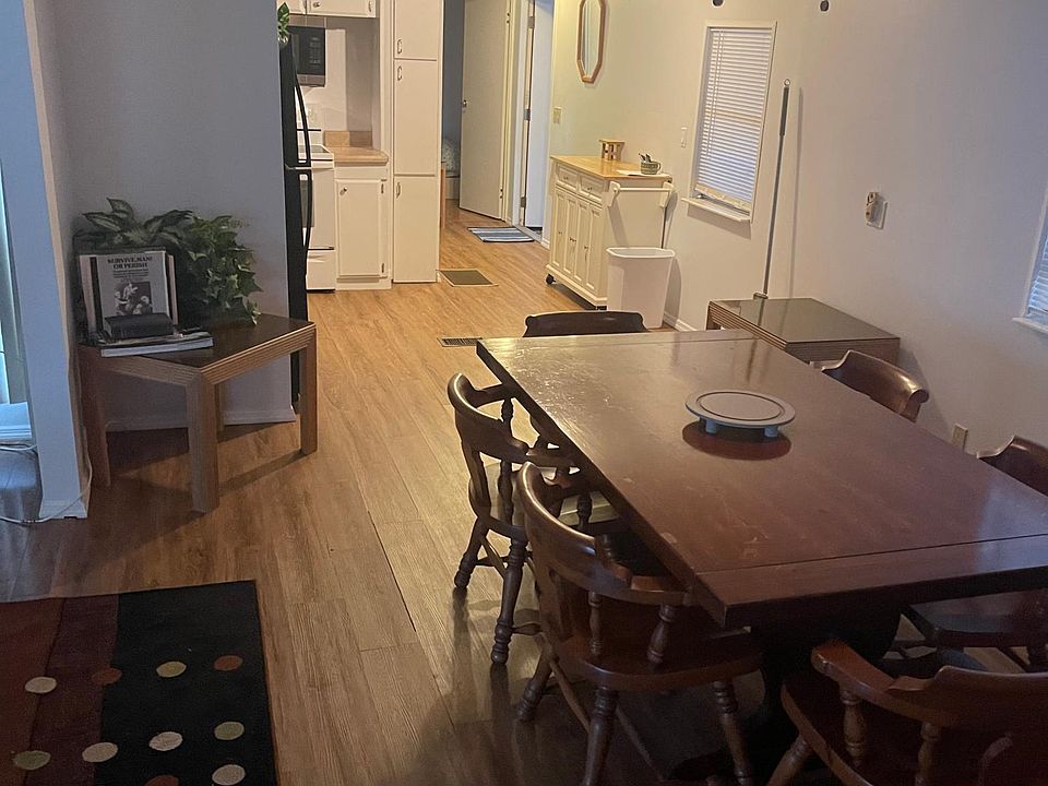 dinning room, kitchen area