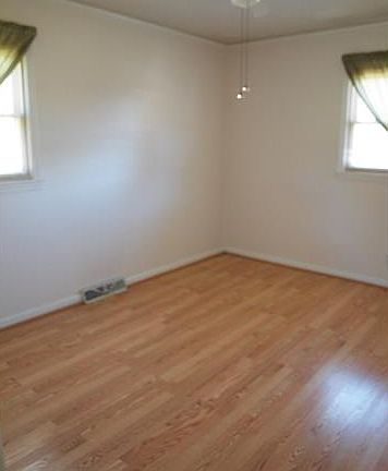 4th image of 2207 Cloverwood Ln