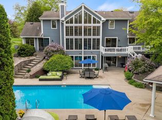 6211 Salford Ct, Fort Wayne, IN 46804