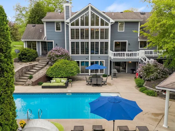 6211 Salford Ct, Fort Wayne, IN 46804