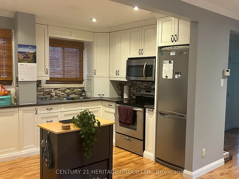 121 Heydon Ave — Photo 7