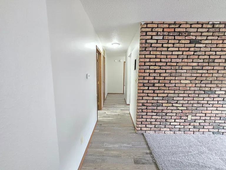 Diplomat Apartments — Photo 6
