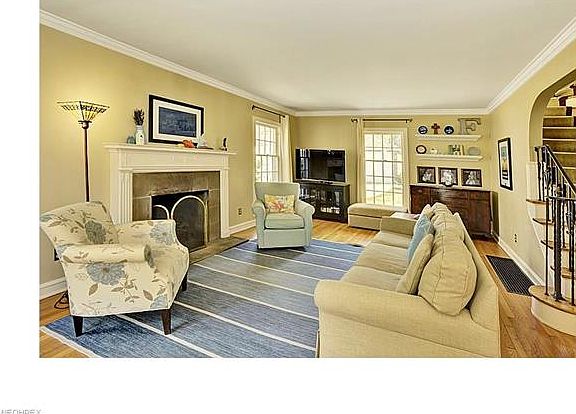 3rd image of 20741 Beachwood Dr