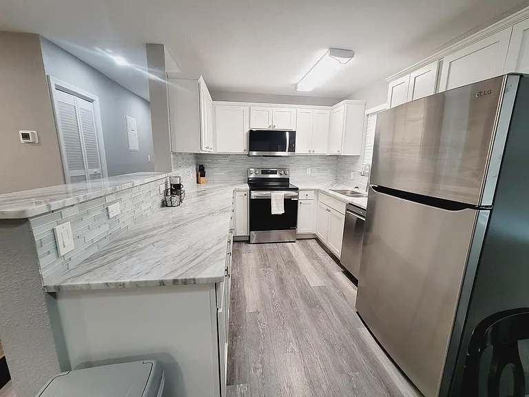 1906 Karen Ln — Photo 8