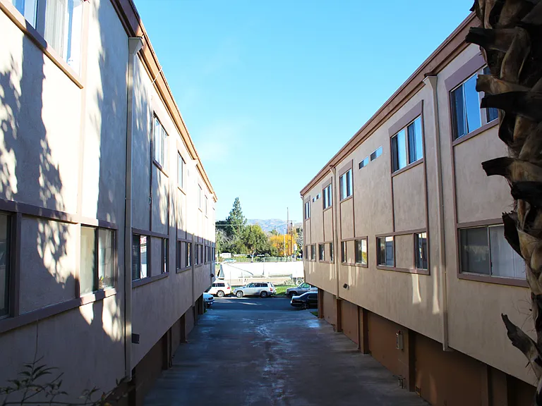 Cantara Townhomes — Photo 7