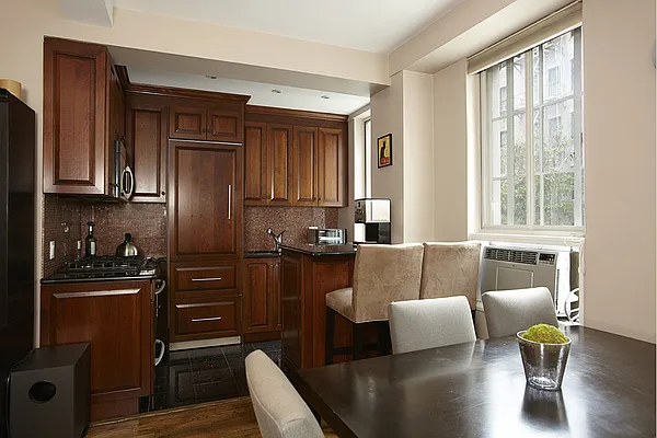 Sold by Stribling | media 1