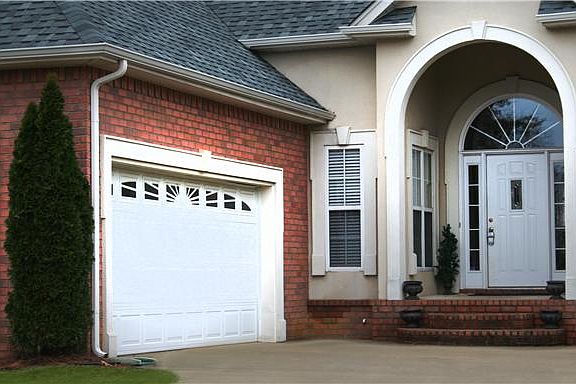 2nd image of 2405 Verona Pl