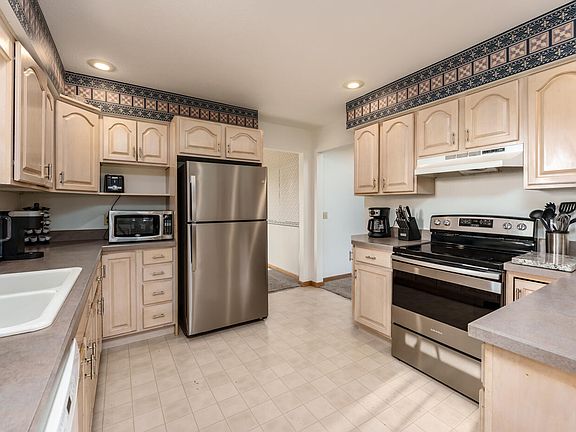 5th image of 5710 Woodbrook St
