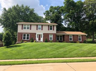 617 Forrester Dr, Ballwin, MO