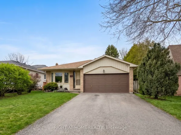 505 London Rd, Newmarket, ON L3Y 6E4