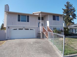 8222 S Cushman Ave, Tacoma, WA 98408