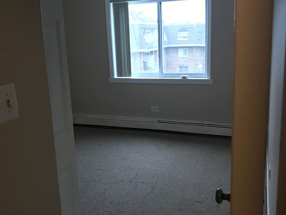 5th image of 984 Crabapple Dr #305