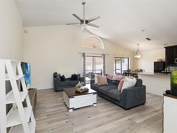 5th image of 1647 Riveredge Rd