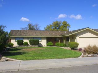 2922 W Mary Ave, Visalia, CA 93277