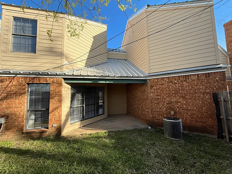 1900 W Taylor St — Photo 15