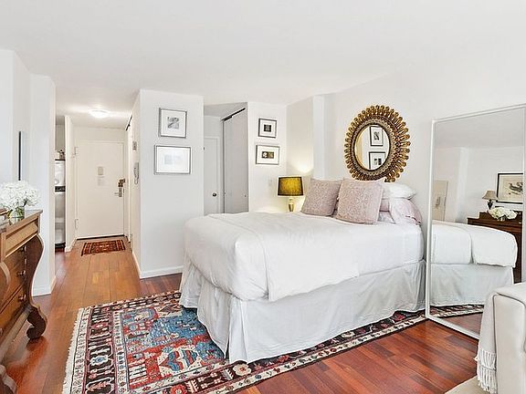 2nd image of 130 E 18th St APT 4K