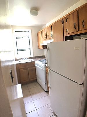 4th image of 715 E 32nd St #4A