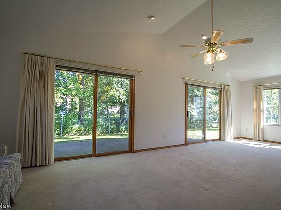 4th image of 8449 Bridgeport Ln