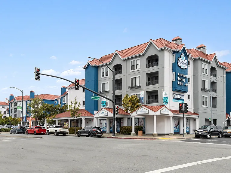 Del Norte Place Apartment Homes — Photo 22