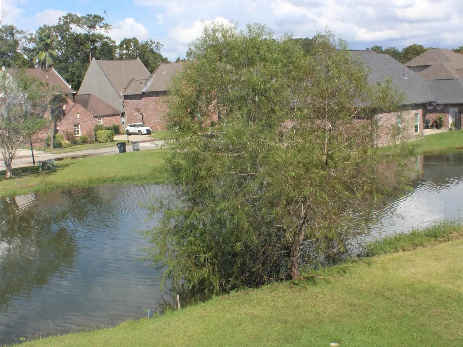 3 bed, 2712 sqft, $2,600 — Photo 4