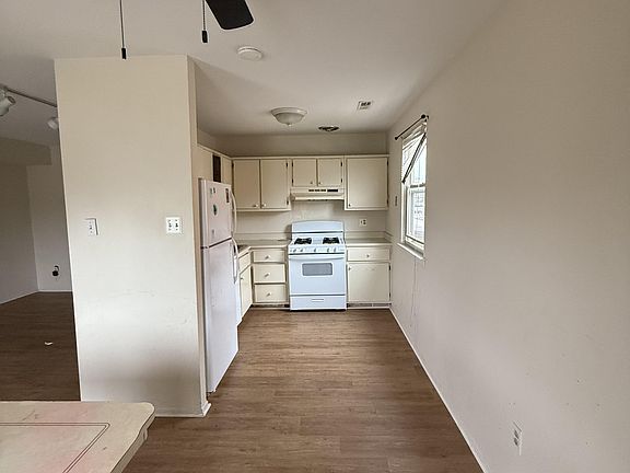 2nd image of 78XX Bradford St Floor 2