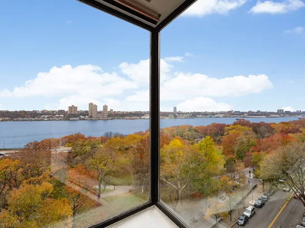 5 Riverside Drive image 10 of 11