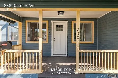 3 bed, 1338 sqft, $2,095 — Photo 3