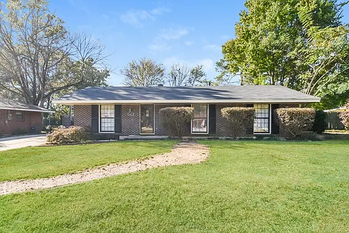 113 Tew St Photo 1