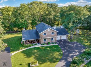 21 Riverwood Ct, Oswego, IL 60543