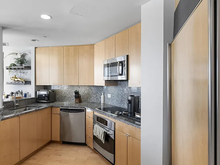 600 Harbor Blvd #870 — Photo 5