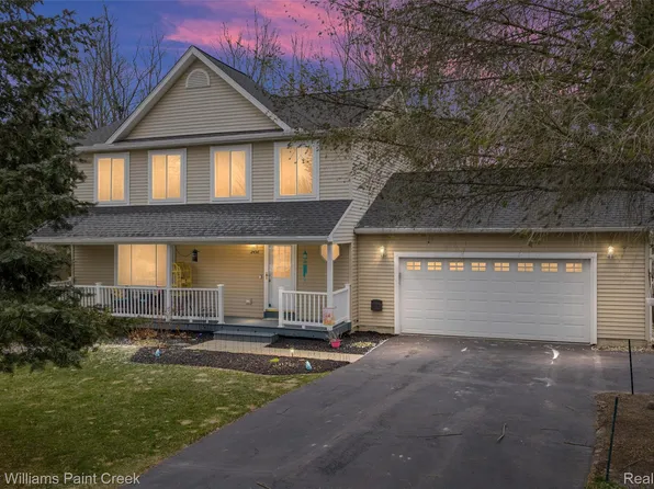 2456 Spartans Trl, Pinckney, MI 48169