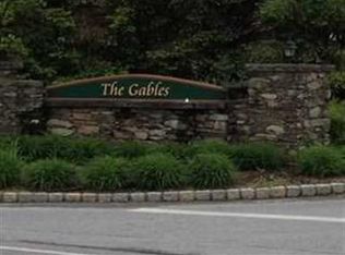 15 Biscayne Blvd, Poughkeepsie, NY