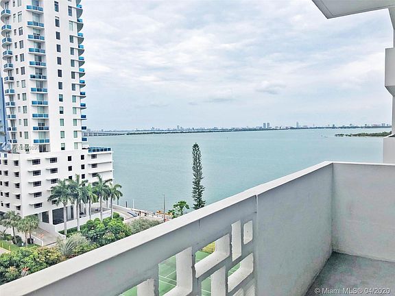 3rd image of 2121 N Bayshore Dr APT 906